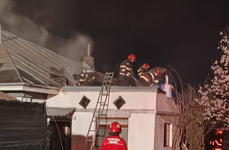 Incendii la două locuințe, azi noapte, în Vrancea