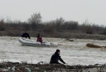 FOTO Inundații în județ: persoană izolată în mijlocul apei, apă evacuată din gospodării și de pe E85, Ro-Alert în Biliești și Mirceștii Vechi / Recomandările pompierilor
