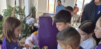 Apel (și) pentru sprijinirea copiilor din Nereju, calificați la CM de robotică, din SUA / Cheltuielile sunt peste posibilitățile lor