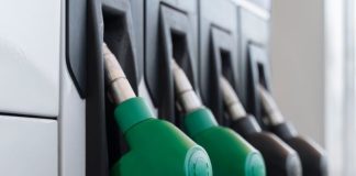 Ordonanță de urgență: se limitează adaosul comercial practicat de operatorii de pe piața carburanților și exporturile de carburanți / Reglementări și pentru piața gazelor naturale / Instituțiile statului vor face verificări