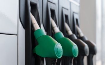 Ordonanță de urgență: se limitează adaosul comercial practicat de operatorii de pe piața carburanților și exporturile de carburanți / Reglementări și pentru piața gazelor naturale / Instituțiile statului vor face verificări