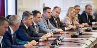 Dezbateri intense în Parlament, pentru votarea bugetului de stat / Dragoș Ciobotaru, deputat: ”Este un buget întocmit cu responsabilitate, orientat spre investiții și ordine în finanțele publice”