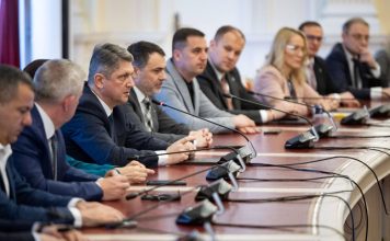 Dezbateri intense în Parlament, pentru votarea bugetului de stat / Dragoș Ciobotaru, deputat: ”Este un buget întocmit cu responsabilitate, orientat spre investiții și ordine în finanțele publice”