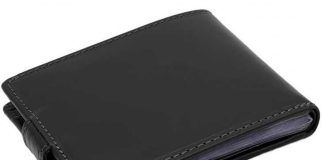 Un portofel găsit într-un supermarket ”așteaptă” de o lună proprietarul