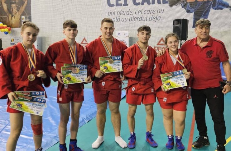 Multe medalii pentru sportivii de la CSS Focșani la CN de Sambo
