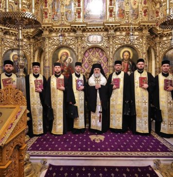 Trei preoți vrânceni hirotesiți întru duhovnic de ÎPS Ciprian
