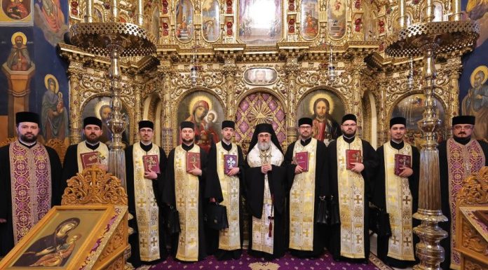 Trei preoți vrânceni hirotesiți întru duhovnic de ÎPS Ciprian