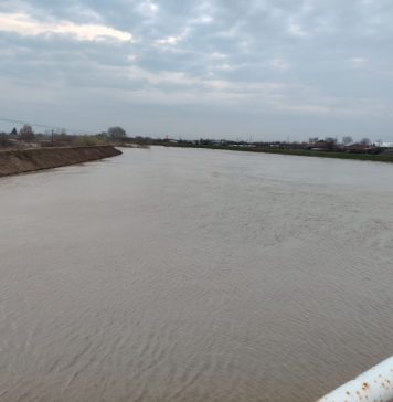 Avertizările de inundații se mențin pe cursurile de apă din bazinele Putna și Trotuș