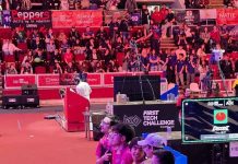 Echipele de robotică de la colegiile Cuza și Unirea din Focșani s-au aliat și au stabilit un record mondial