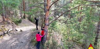 Salvamontiștii continuă verificarea și marcarea traseelor din Munții Vrancei / Atenționare pentru traversarea pârâului Năruja și pentru zilele cu precipitații ce urmează