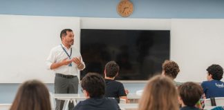 Analiză: Tot mai mulți elevi români aleg licee în străinătate: Italia și Spania câștigă teren, interesul pentru Marea Britanie a scăzut la jumătate în ultimii 5 ani