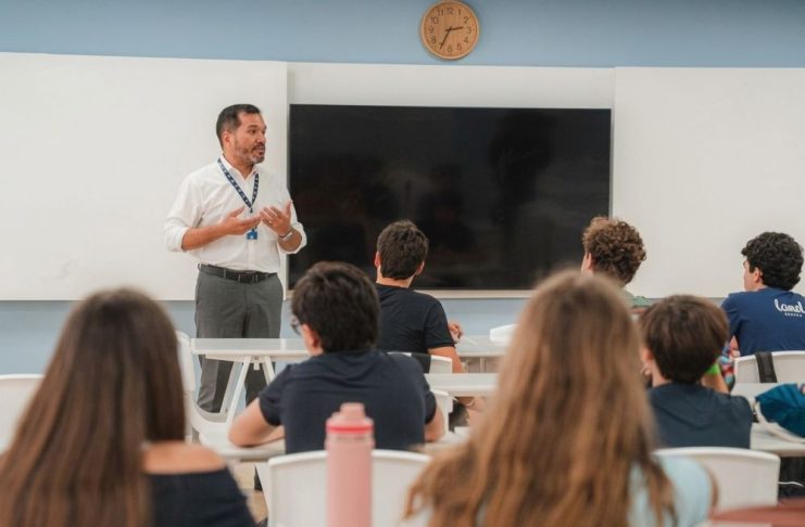 Analiză: Tot mai mulți elevi români aleg licee în străinătate: Italia și Spania câștigă teren, interesul pentru Marea Britanie a scăzut la jumătate în ultimii 5 ani