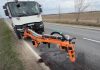 VIDEO Utilaj modern pentru repararea gropilor din asfalt pe drumurile naționale și Autostrada Moldovei