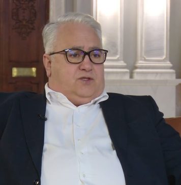 VIDEO Consulul Badea către elevii vrânceni blocați în Dubai: ”Aţi avut şansa să fiţi aproape de un război dintr-o zonă foarte importantă a lumii”