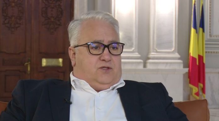 VIDEO Consulul Badea către elevii vrânceni blocați în Dubai: ”Aţi avut şansa să fiţi aproape de un război dintr-o zonă foarte importantă a lumii”