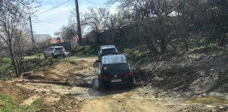 FOTO-VIDEO Un strop de bucurie în sufletele vrâncenilor din zonele greu accesibile, înainte de Paști