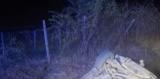 Tânăr rănit grav după ce s-a răsturnat cu mașina