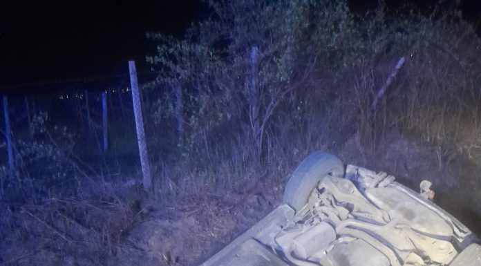 Tânăr rănit grav după ce s-a răsturnat cu mașina