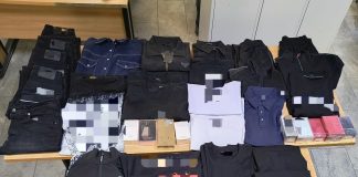 Haine și parfumuri contrafăcute, ridicate de jandarmii vrânceni