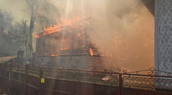 FOTO VIDEO Consiliul Județean Vrancea a activat toate resursele disponibile pentru sprijinirea familiilor din Soveja afectate de incendiul devastator din satul Rucăreni