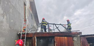 Gospodărie din Popești, cuprinsă de flăcări