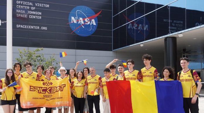 FOTO Echipa BrickBot a Colegiului UNIREA a ajuns la centrul NASA din Houston