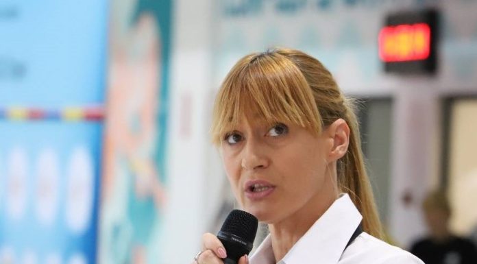 Marea campioană la înot Camelia Potec vine mâine la Focșani