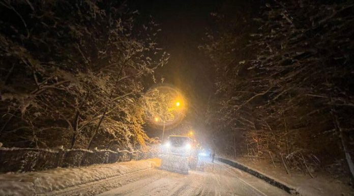 A nins din nou în Munții Vrancei / Drumarii au acționat pe DN 2D