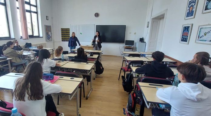 „Fii informat, alege pentru TINE!” – Educația pentru sănătate, o prioritate pentru tinerii din Vrancea