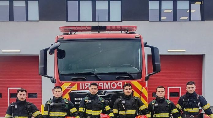 Șase tineri care se pregătesc pentru a deveni subofițeri, în practică la ISU Vrancea