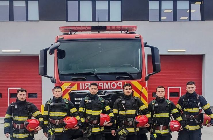 Șase tineri care se pregătesc pentru a deveni subofițeri, în practică la ISU Vrancea