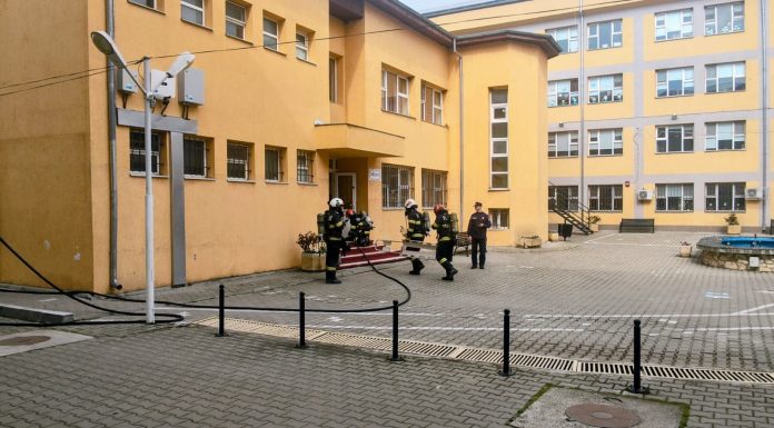 FOTO Exercițiu cu forțe și mijloace în teren, la Centrul Școlar pentru Educație Incluzivă ”Elena Doamna” Focșani