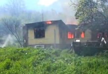 ULTIMA ORĂ Casă în flăcări, la Bonțești / Acces dificil al pompierilor în zona incendiului