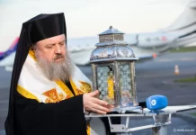 Sfânta Lumină va fi adusă de la Ierusalim în România cu o cursă specială / Planul de rezervă al Patriarhiei Române