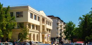 FOTO ”Drumul vinului cu mașini de epocă”, duminică, în Vrancea