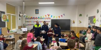 Despre respect pentru colegi și grija față de animale, cu elevii din Garoafa
