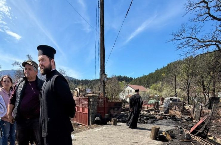Arhiepiscopia Buzăului și Vrancei, alături de familiile afectate de incendiul din Soveja: colecte de bani în toate parohiile