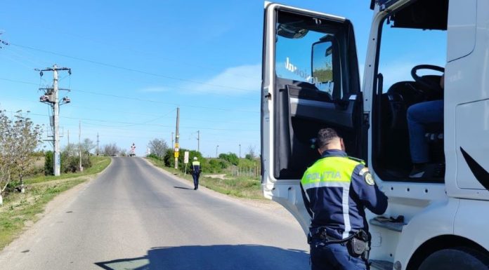 Amenzi de peste 20.000 lei date în zona trecerilor la nivel cu calea ferată