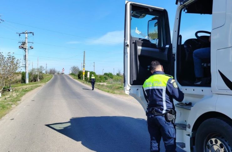 Amenzi de peste 20.000 lei date în zona trecerilor la nivel cu calea ferată