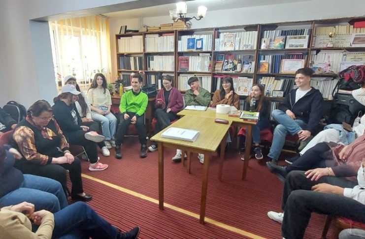 FOTO „Voluntarii care aduc lumină prin cuvinte” – incluziune, emoție și dialog în cadrul Săptămânii Europene a Tineretului