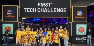 Echipa BrickBot demonstrează performanța la Campionatul Mondial de Robotica din Houston