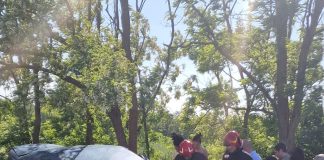 Accident la Gologanu: o șoferiță a ièșit cu mașina în decor