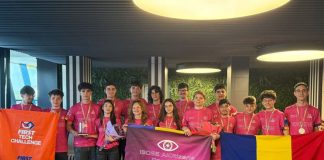 FOTO-VIDEO Echipa AICitizens întâmpinată cu aplauze la aeroport și la Colegiul Cuza
