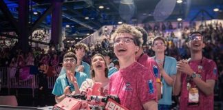 AICitizens și BrickBot, în grafic la CM de robotică / Urmează meciurile finale, în calitate de căpitani de echipă