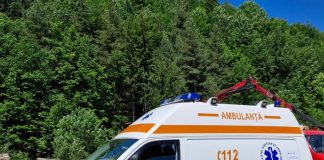 Accident rutier în Slobozia Bradului / Un bărbat și 5 minori, aflați într-un triciclu, răniți ușor
