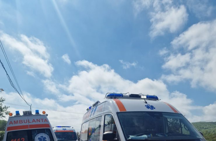 Tragedie în comuna Răcoasa. O fată de 14 ani a murit după ce s-a spânzurat