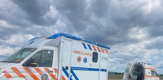 Bărbat scos în stare de inconștiență din fosă, după ce a folosit gazolină pentru curățare