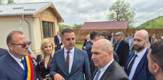 FOTO Premierul interimar Ilie Bolojan a inaugurat, la Vizantea-Livezi, primul complex balnear construit de la zero în România, după 1989