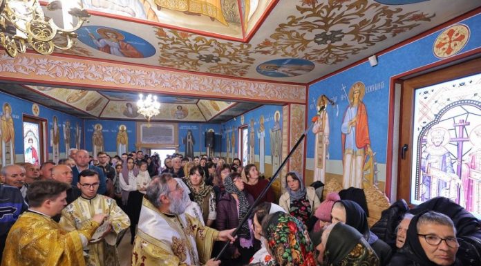 FOTO Arhiepiscopul Ciprian a sfințit pictura bisericii, casa parohială și Centrul de zi pentru copii din comuna Spulber
