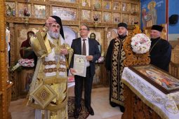 FOTO Arhiepiscopul Ciprian a sfințit pictura bisericii, casa parohială și Centrul de zi pentru copii din comuna Spulber 2 ciprian biserica spulber